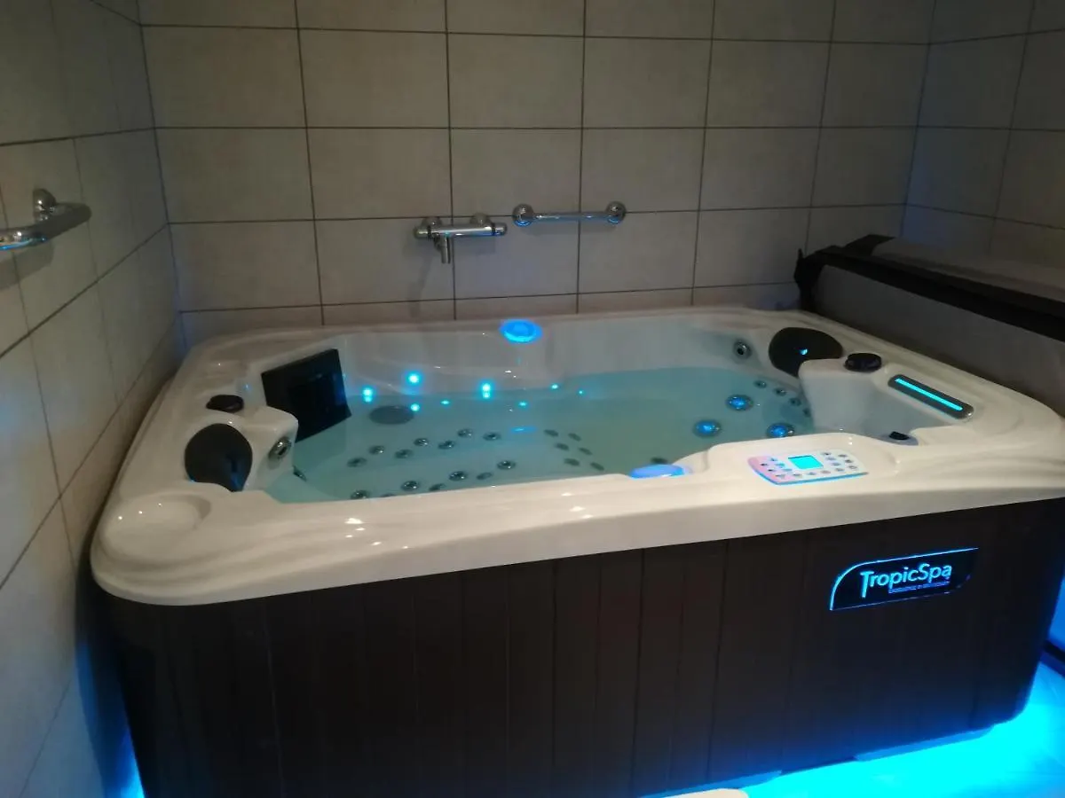 Appartement Avec Jacuzzi Hammam Sauna Privatise Au Rez De Chaussee Ds Maison A Voglans A 2 Kilometres Du Lac Du Bourget En Savoie Entre Chambery Et Aix Les Bains Cure Thermale